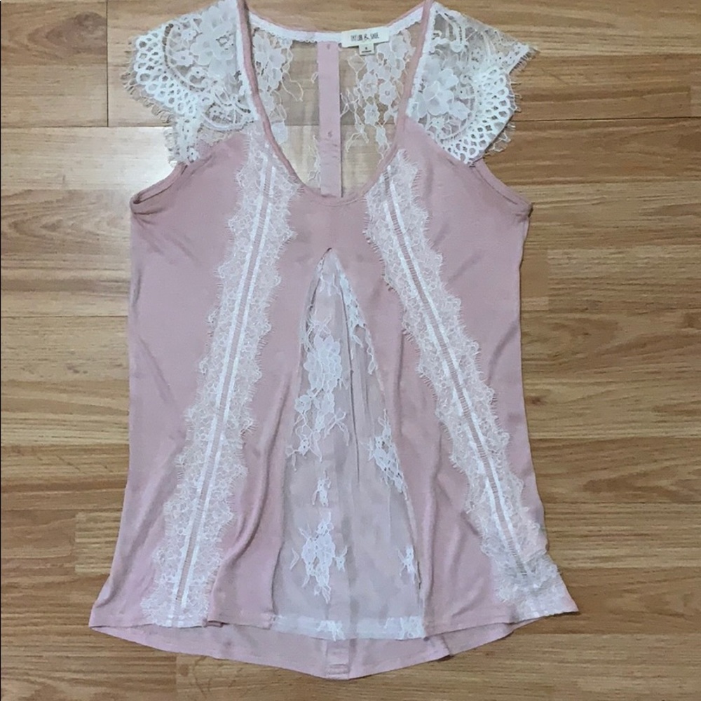 Taylor & Sage Lace Cap Sleeve Shirt